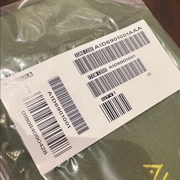 NWT Aveda accessory bag💚 - Picture 4 of 11